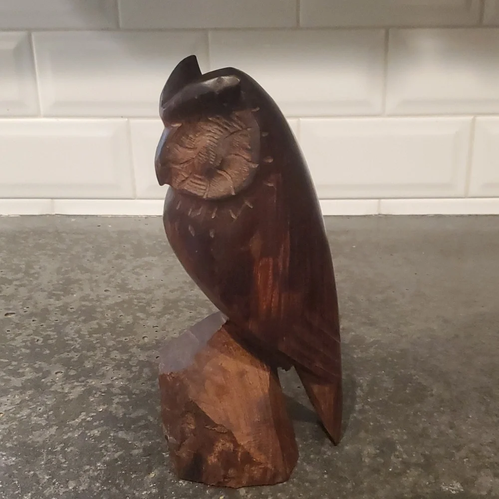 Solid Wood carved owl 8.5 inches tall. - Picture 2 of 4